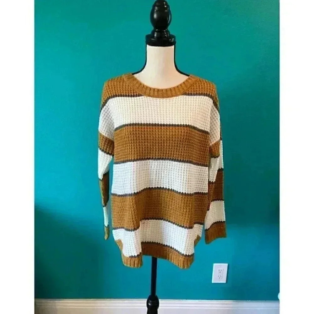 ⭐️ SO sweater in size large